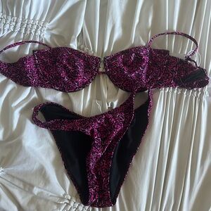NWT bright swimwear bikini set (top large bottoms small)